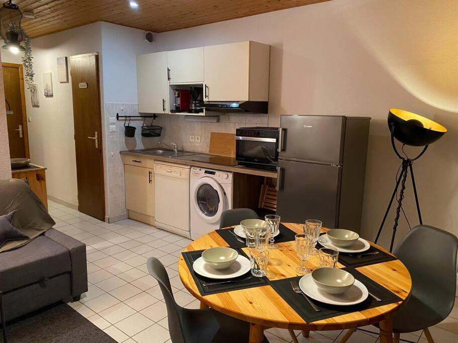 Appt 4/6 Rez De Jardin Apartment *